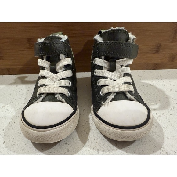 CONVERSE Chuck Taylor Faux Fur Lined Gray Hi Top Sneakers Toddler Size 6 - Picture 2 of 14